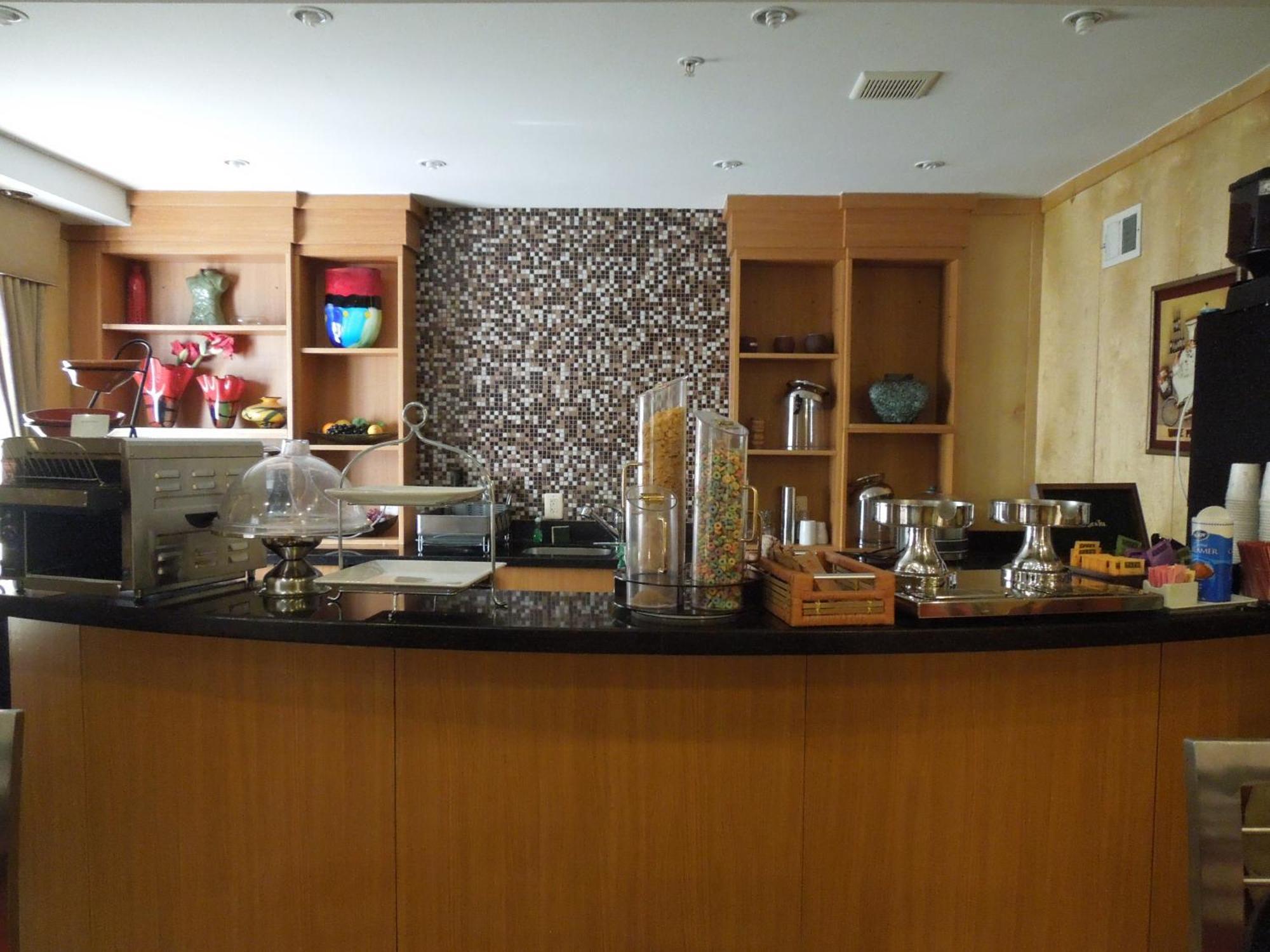 The Eldon Luxury Suites Вашингтон Екстериор снимка